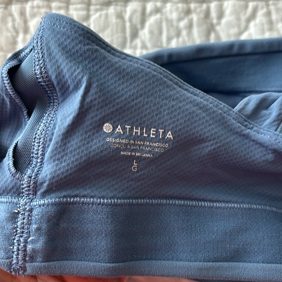 Athleta Sports Bra Size Large D/DD - Picture 3 of 3